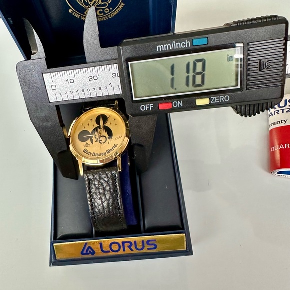 RARE Vintage Walt Disney World 20th Anniversary Watch with Original Band - Picture 2 of 5